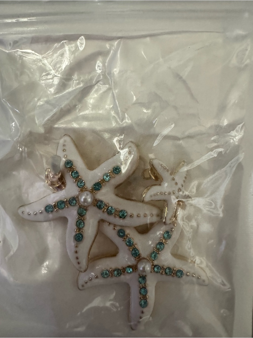 NWT White & Gold Starfish Drop Earrings with Aqua Crystals, Summer Jewelry - Picture 4 of 5